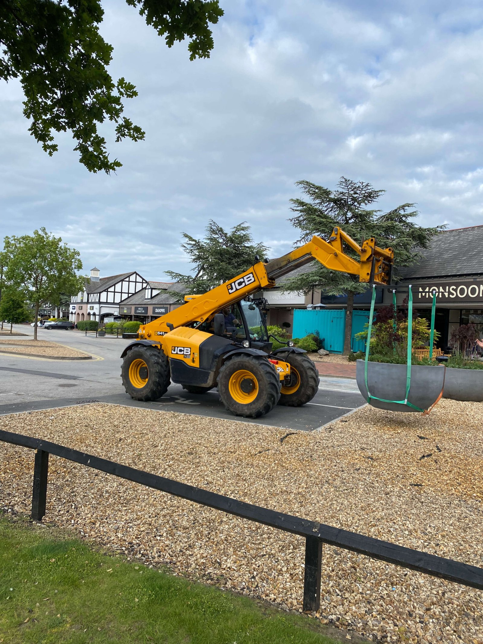 XL containers Cheshire Oaks